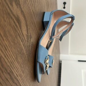 Gucci leather sandals for size 9-11